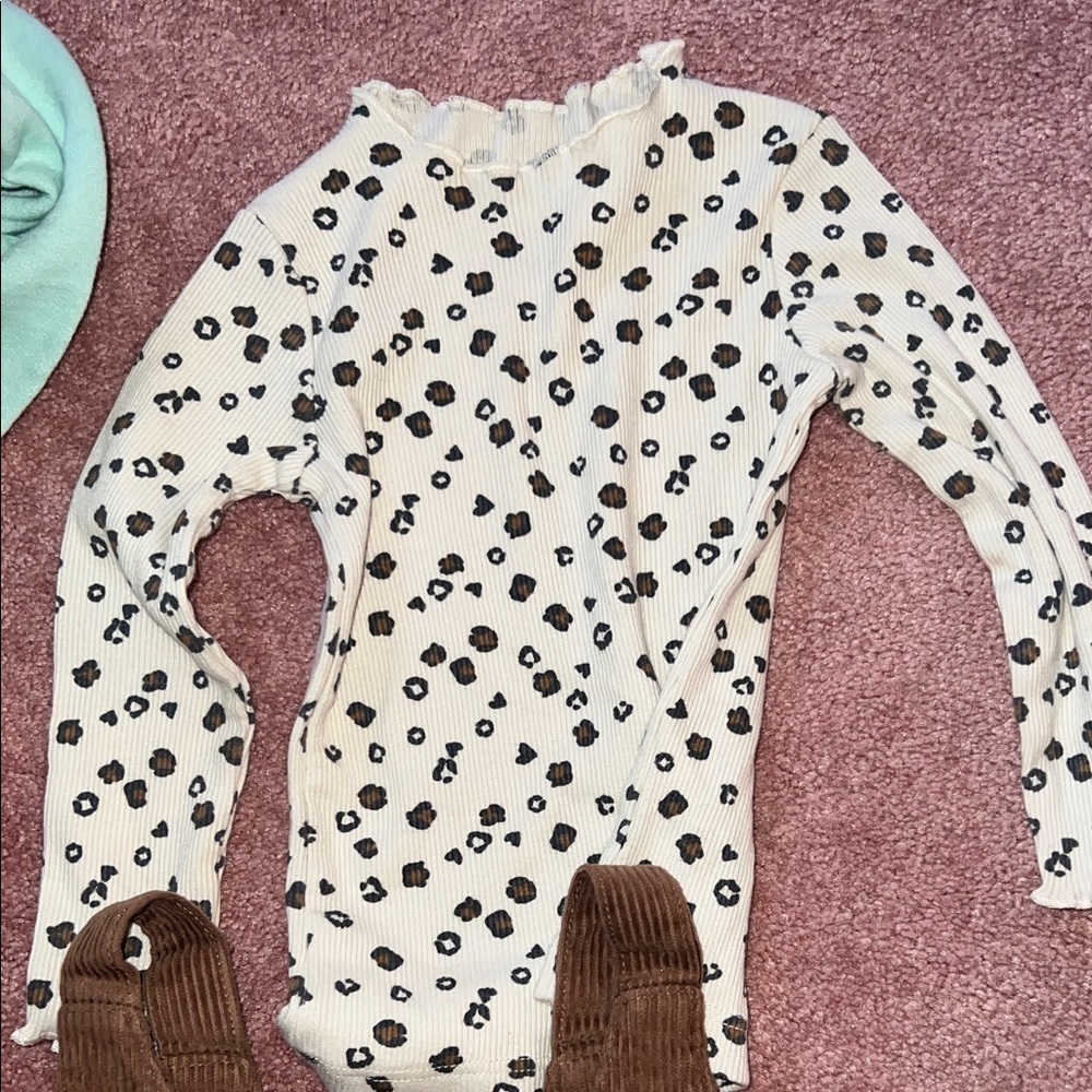 Baby Clothing Set with Hoodie and Dresses - Picture 7 of 7